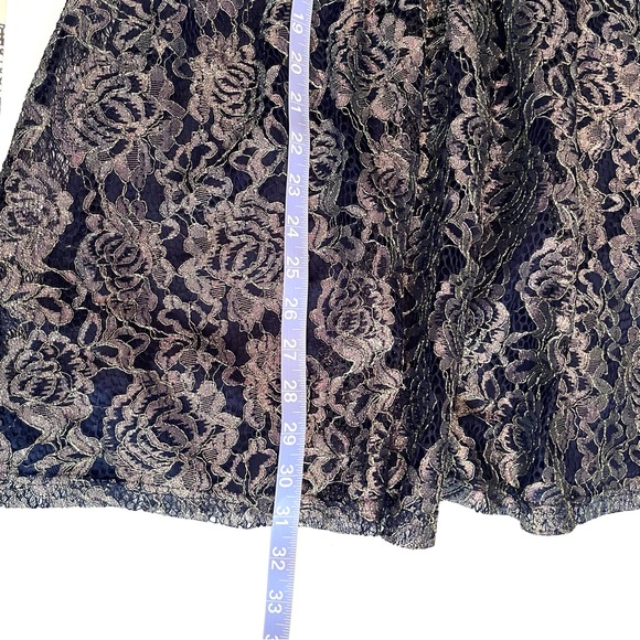 Lulu’s Mini Lace party dress size M deep V front and back gold tone lace - Picture 10 of 10